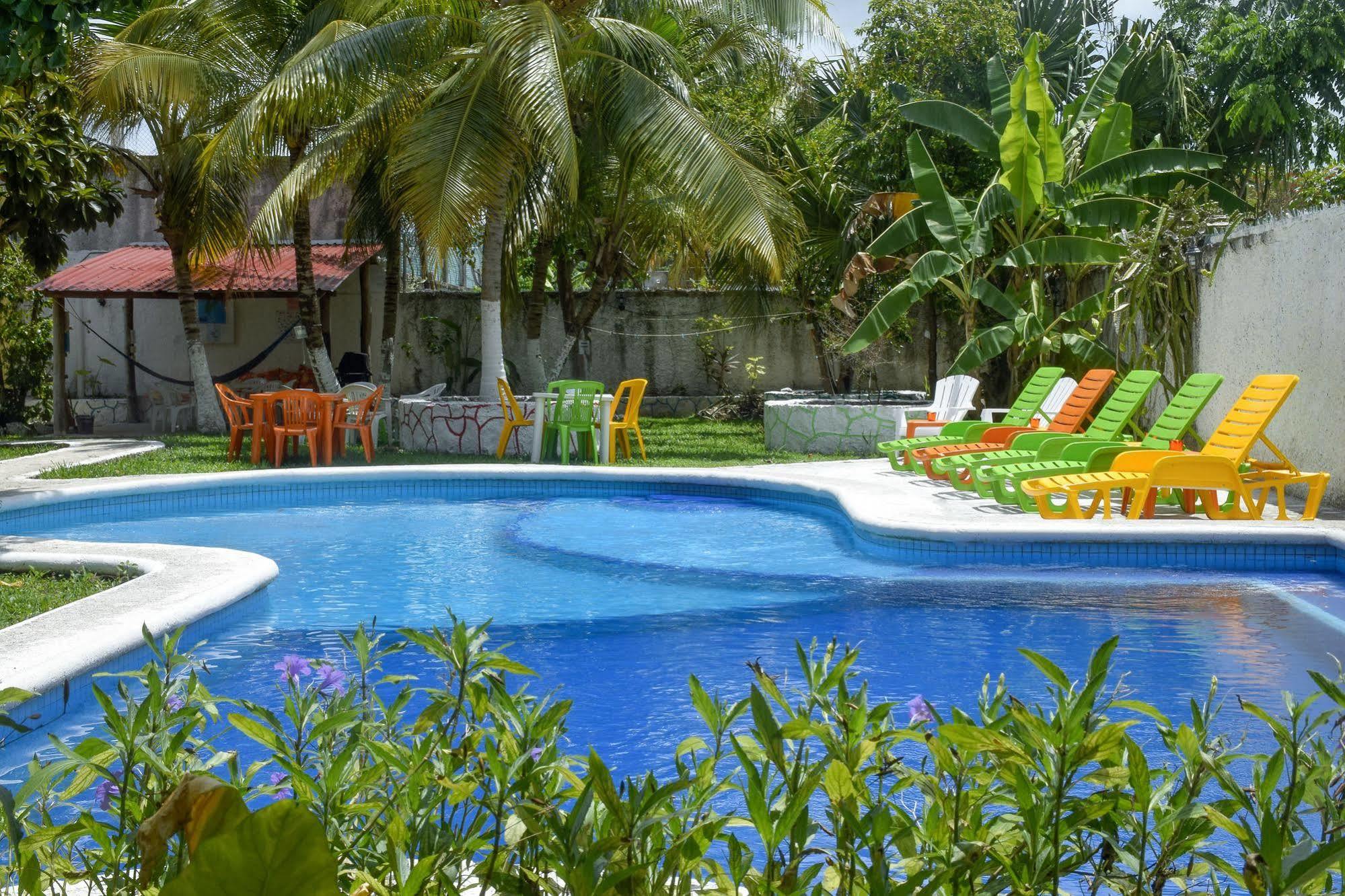 Amigos Hostel Косумель Экстерьер фото