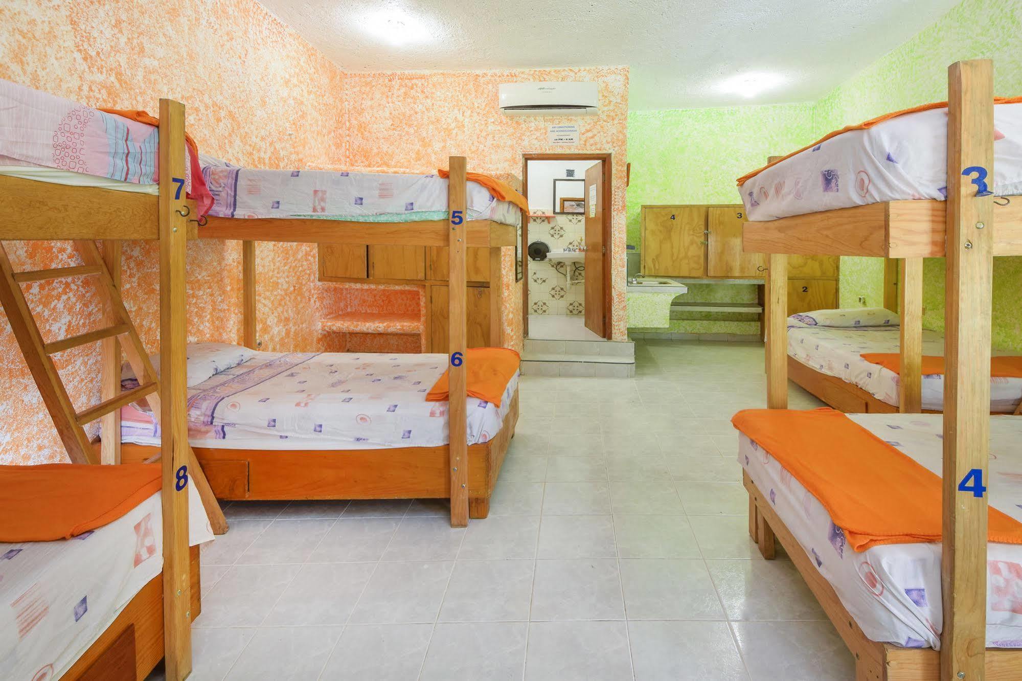 Amigos Hostel Косумель Экстерьер фото